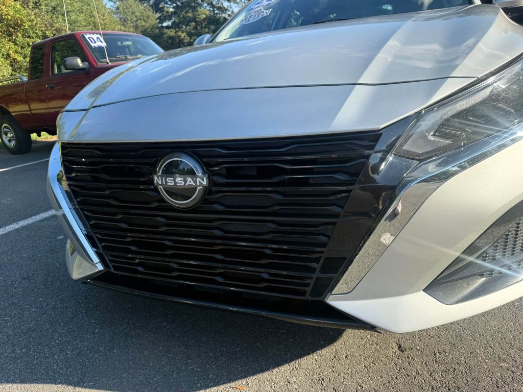 Photo 12 of this NISSAN ALTIMA