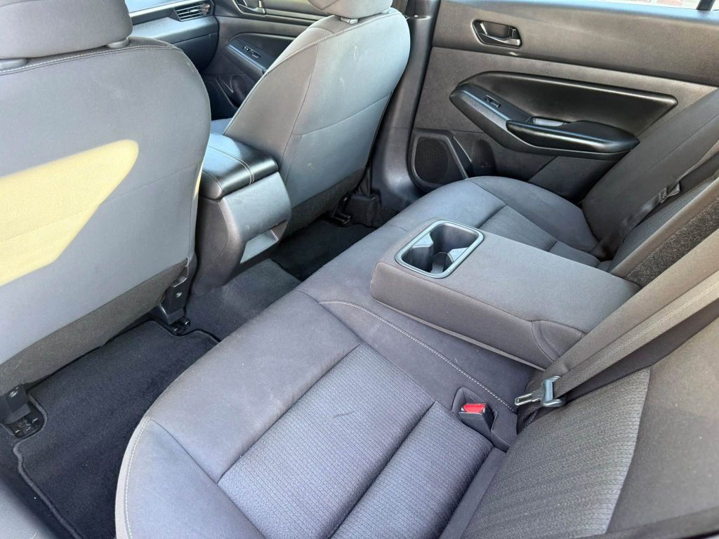 Photo 17 of this NISSAN ALTIMA