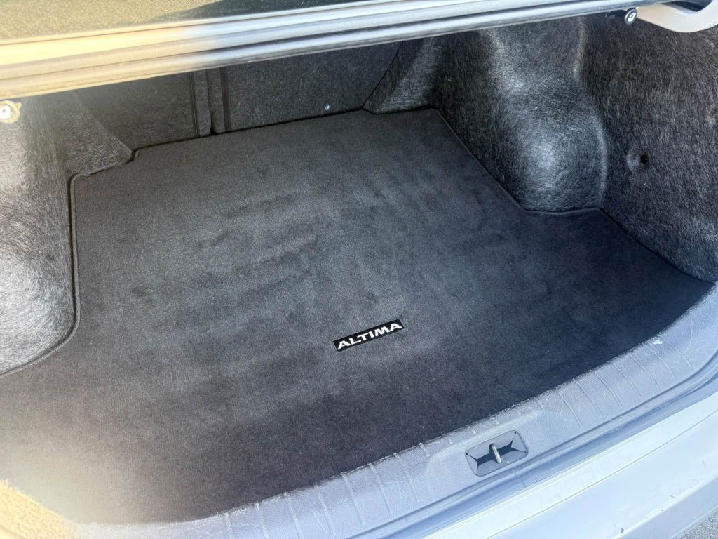 Photo 26 of this NISSAN ALTIMA