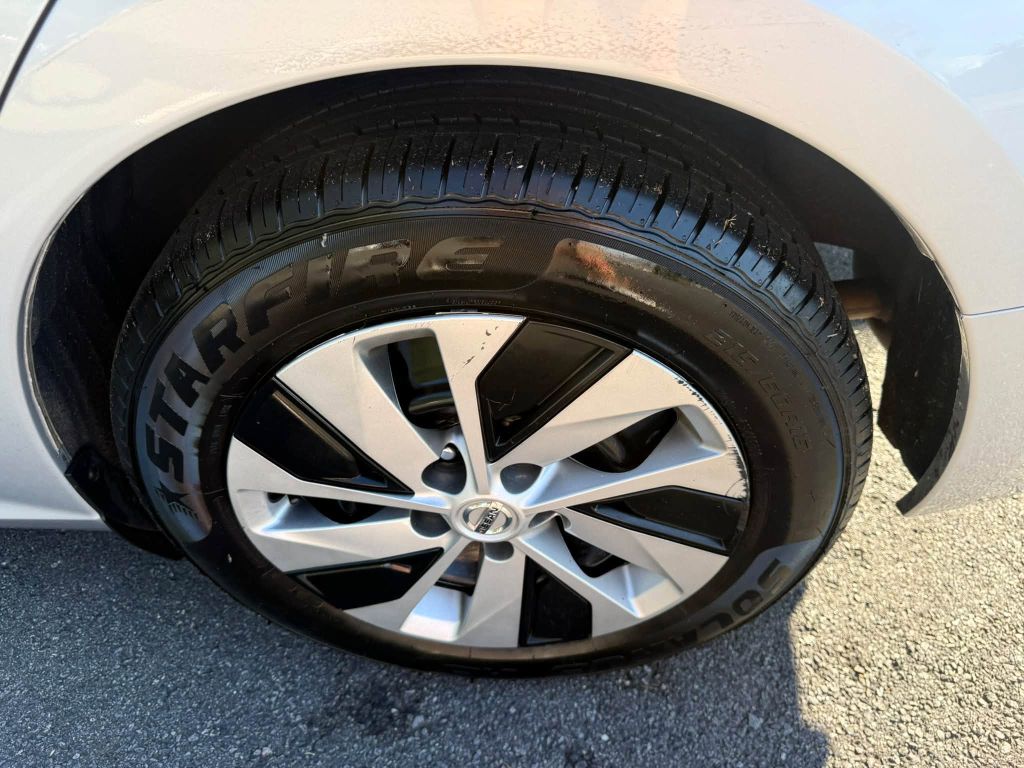 Photo 28 of this NISSAN ALTIMA