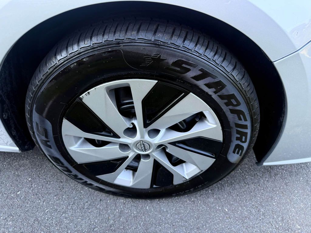 Photo 30 of this NISSAN ALTIMA