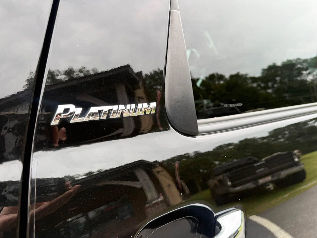 Photo 6 of this TOYOTA SEQUOIA