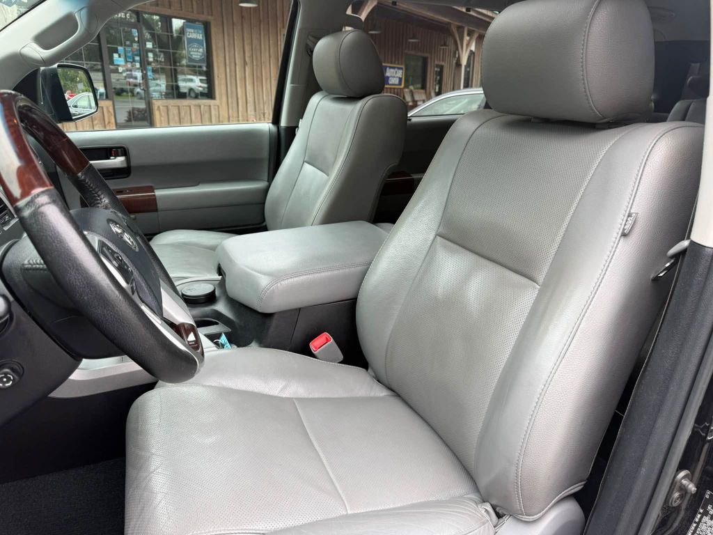 Photo 16 of this TOYOTA SEQUOIA