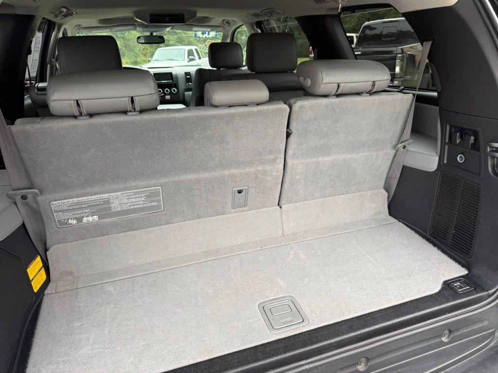 Photo 25 of this TOYOTA SEQUOIA