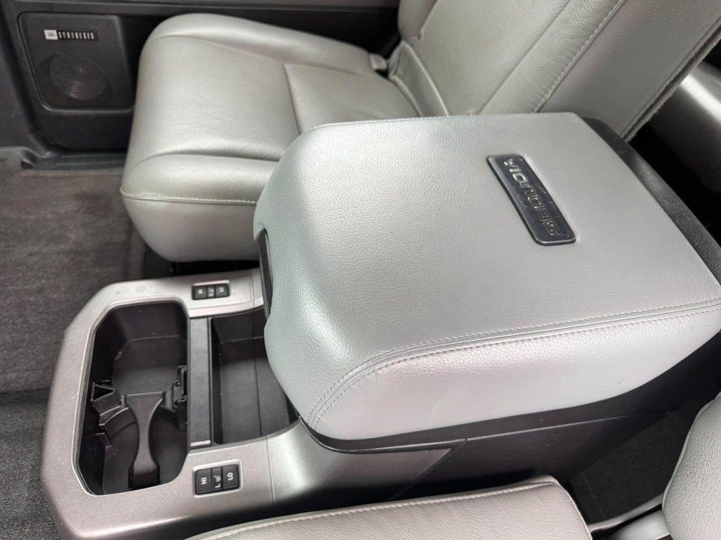 Photo 29 of this TOYOTA SEQUOIA