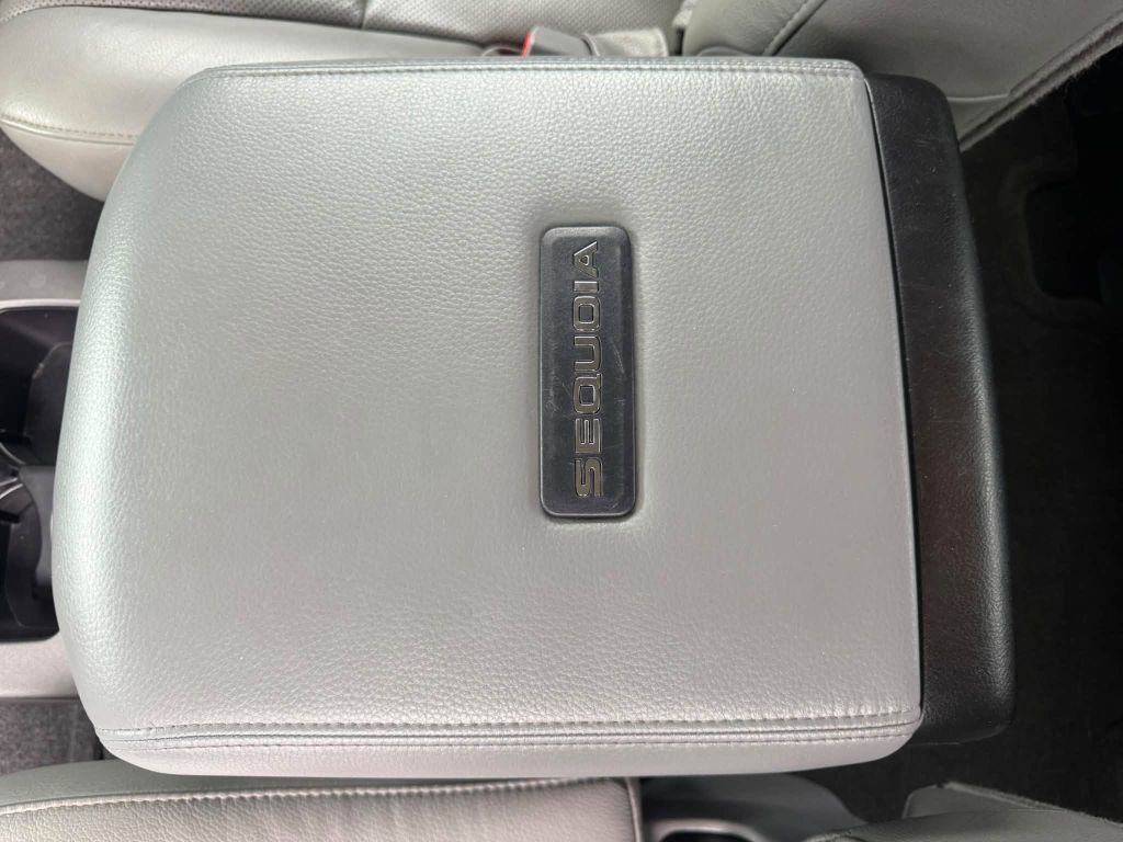 Photo 30 of this TOYOTA SEQUOIA