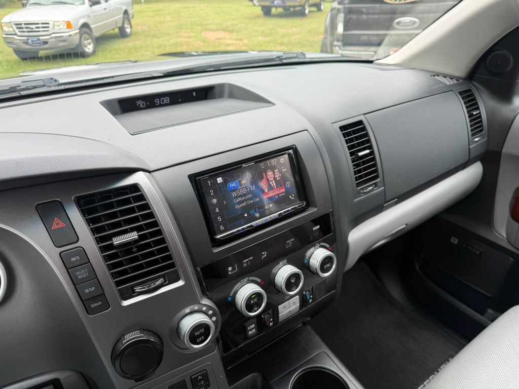 Photo 34 of this TOYOTA SEQUOIA