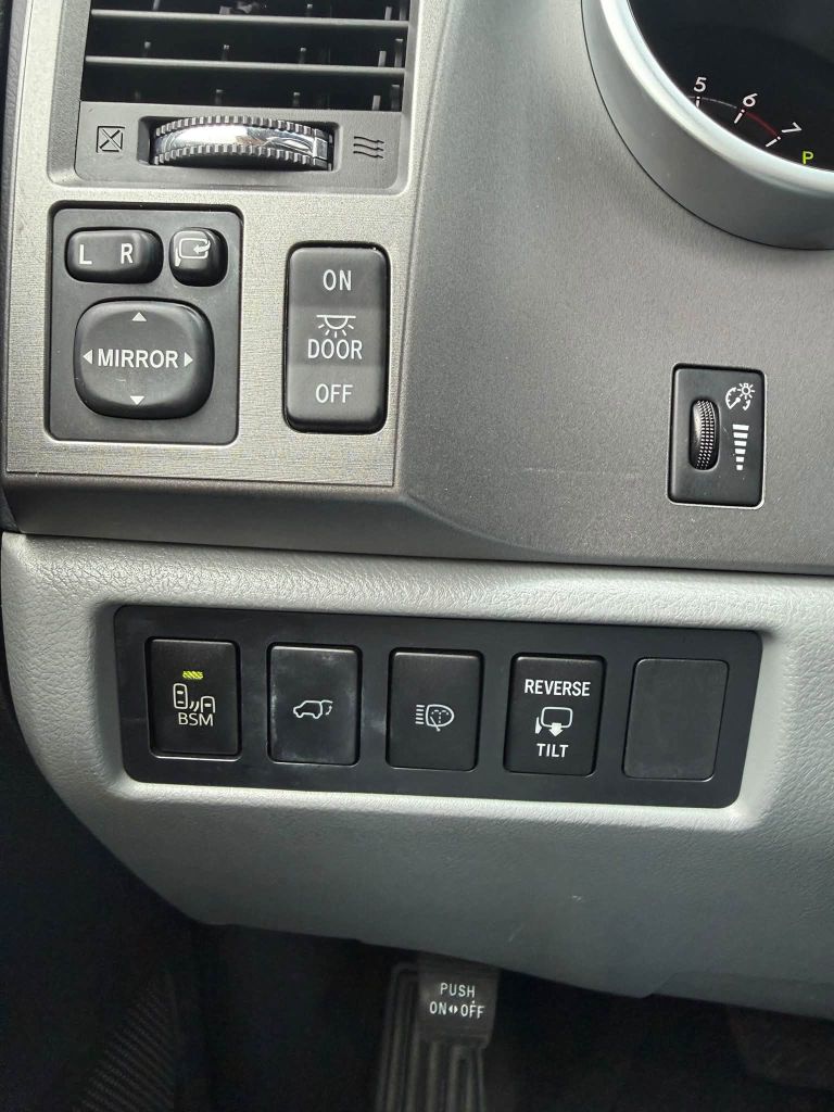Photo 37 of this TOYOTA SEQUOIA