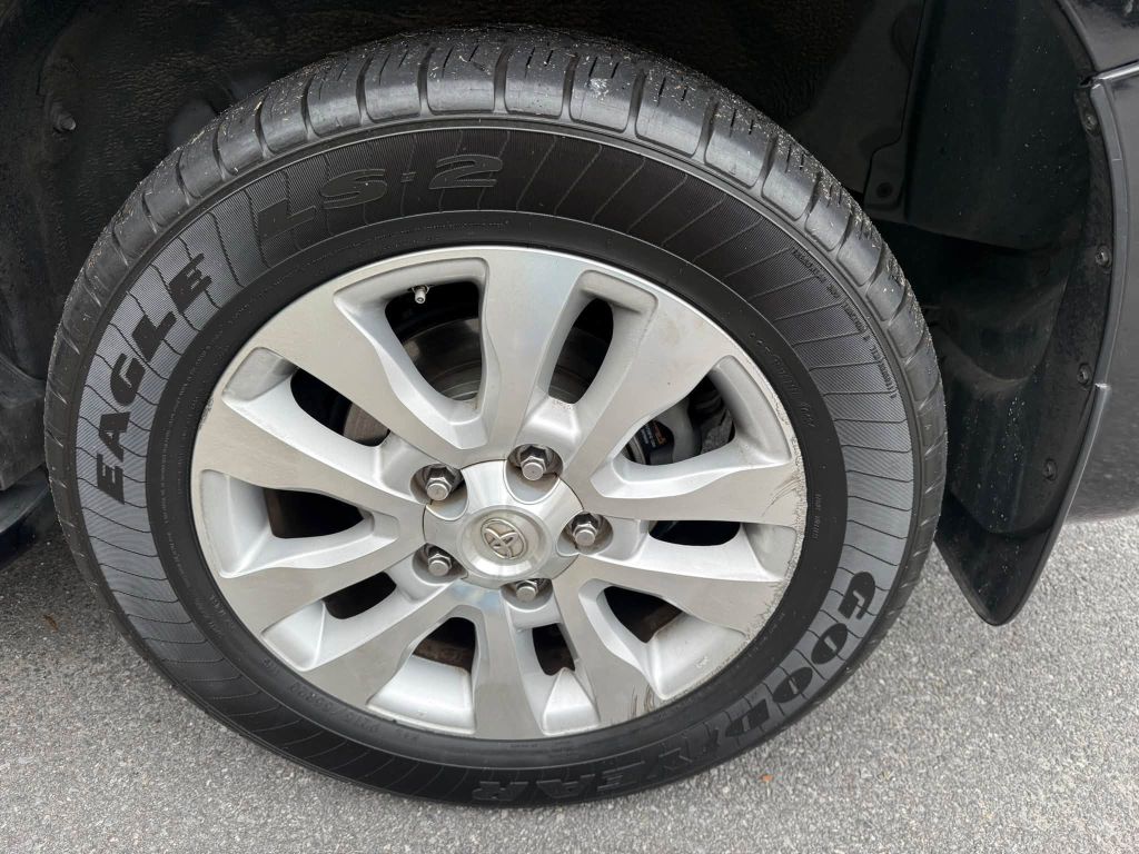 Photo 45 of this TOYOTA SEQUOIA