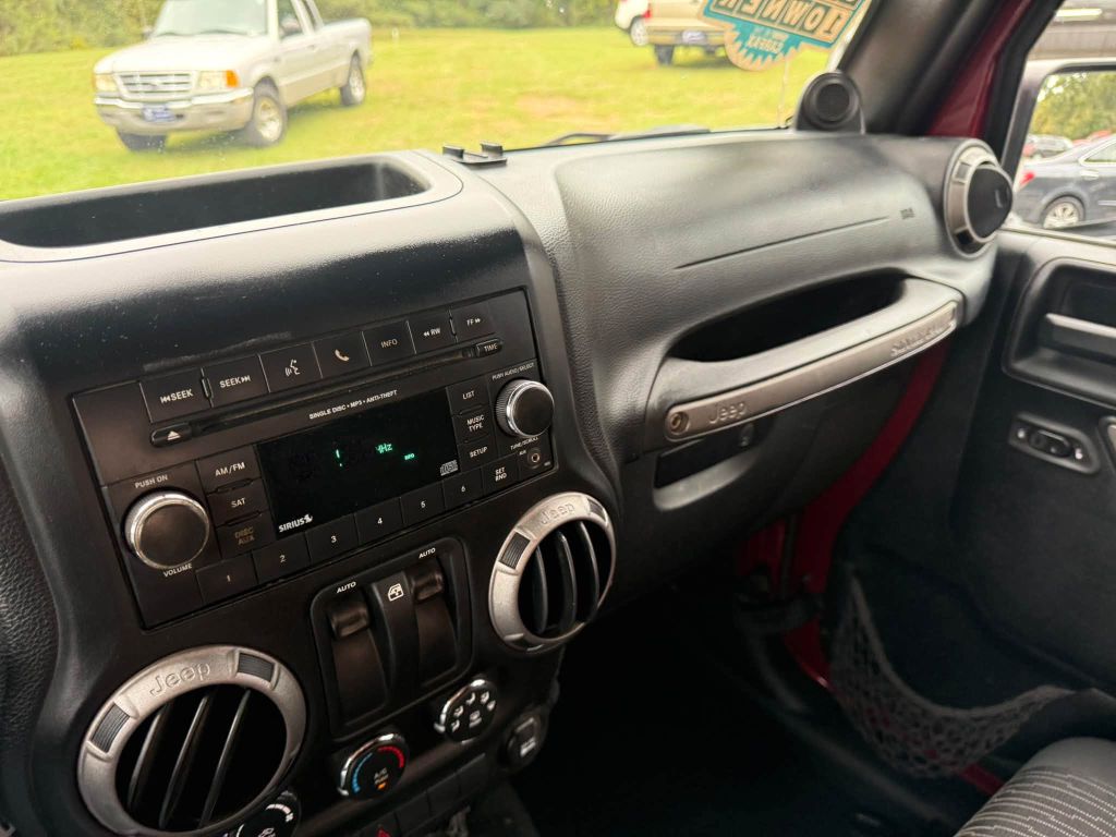 Photo 15 of this JEEP WRANGLER
