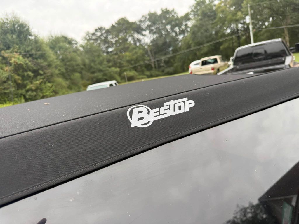 Photo 29 of this JEEP WRANGLER