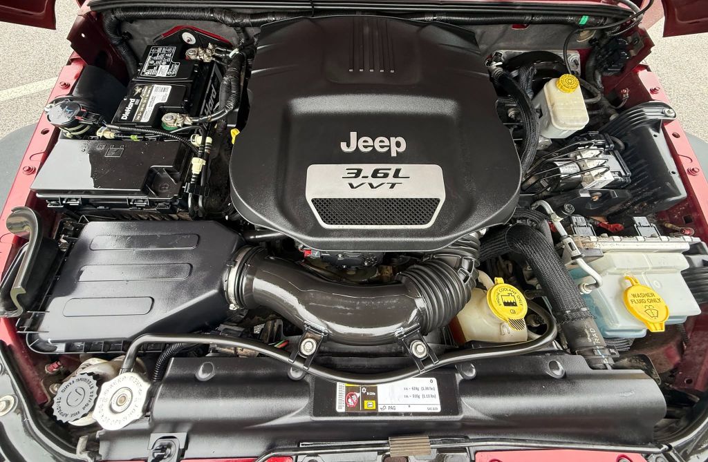 Photo 35 of this JEEP WRANGLER