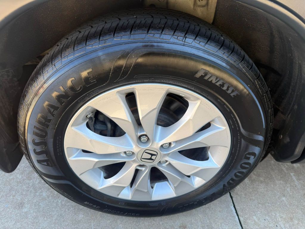 Photo 33 of this HONDA CR-V