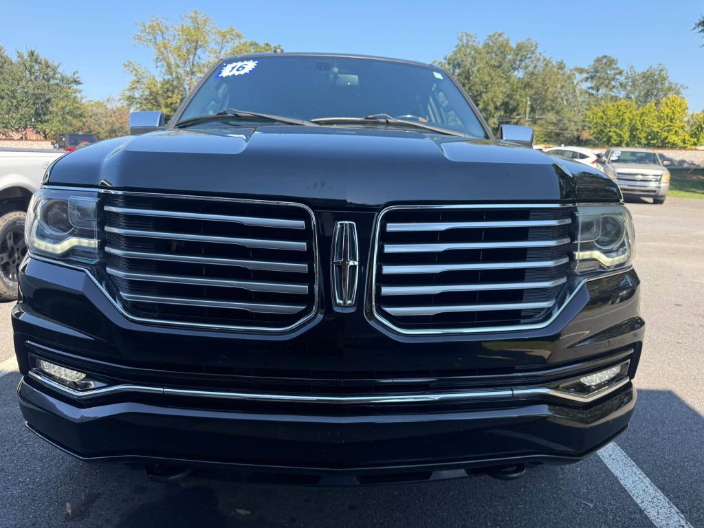 Photo 7 of this LINCOLN NAVIGATOR