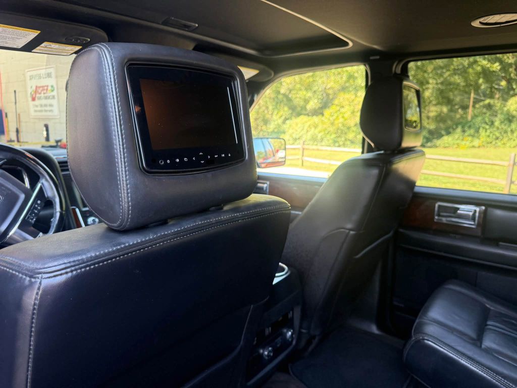 Photo 24 of this LINCOLN NAVIGATOR