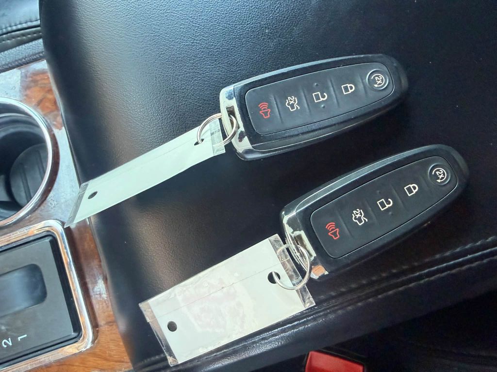 Photo 25 of this LINCOLN NAVIGATOR