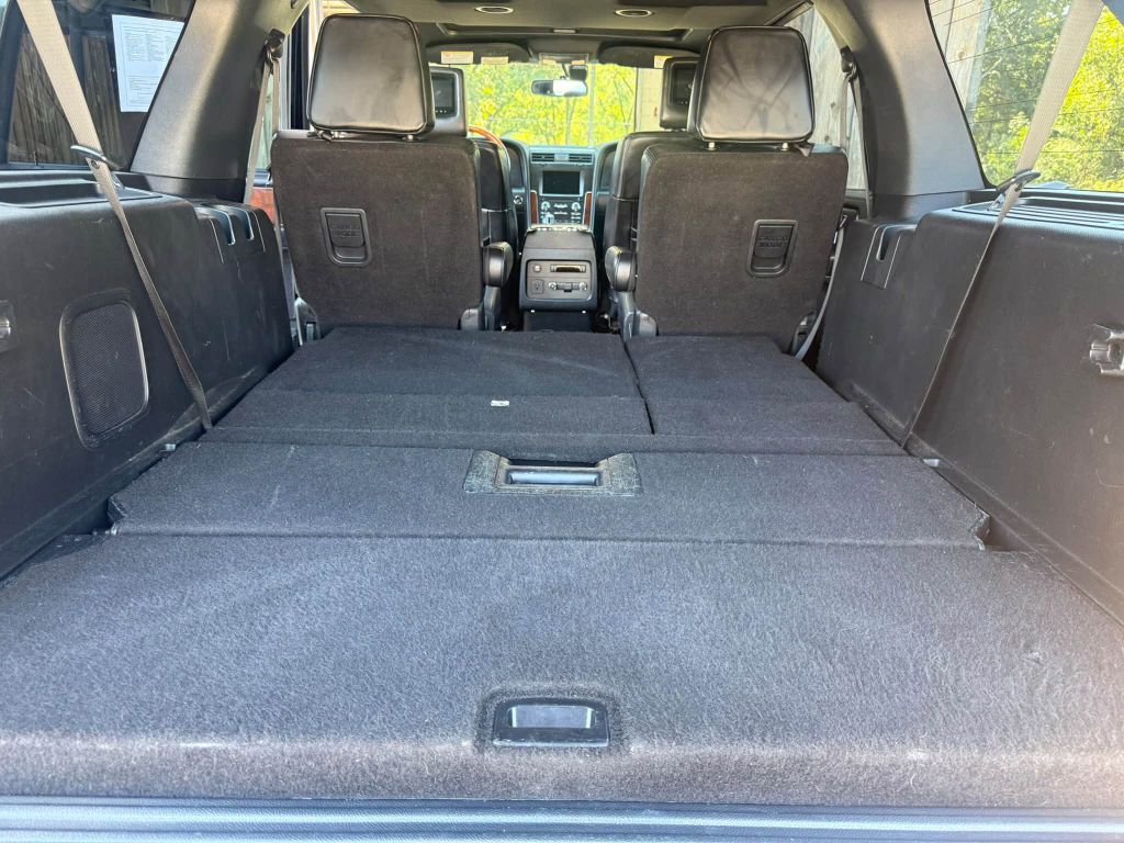 Photo 27 of this LINCOLN NAVIGATOR