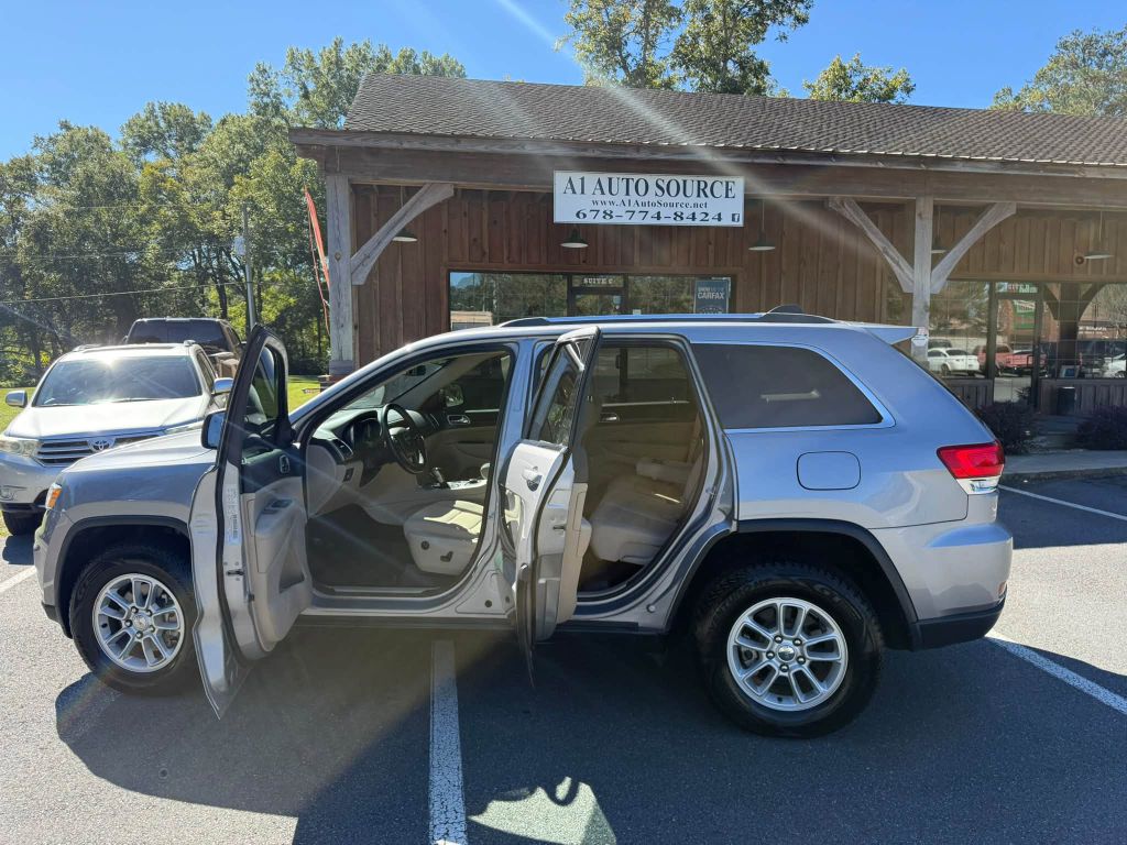 Photo 11 of this JEEP GRAND CHEROKEE