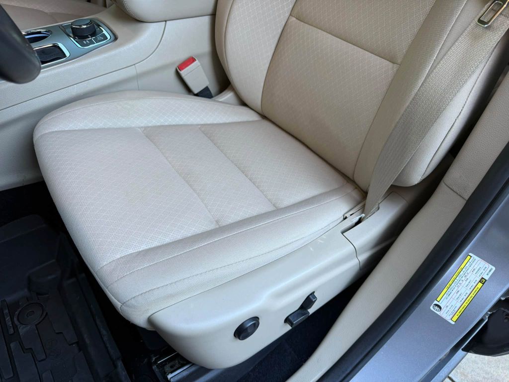 Photo 16 of this JEEP GRAND CHEROKEE
