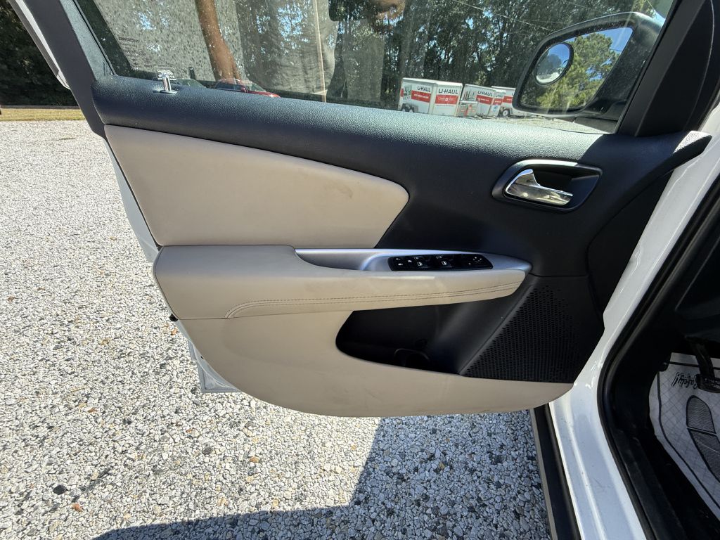 Photo 11 of this DODGE JOURNEY