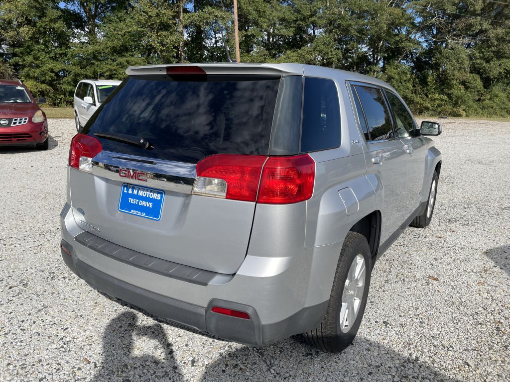 Photo 3 of this GMC TERRAIN