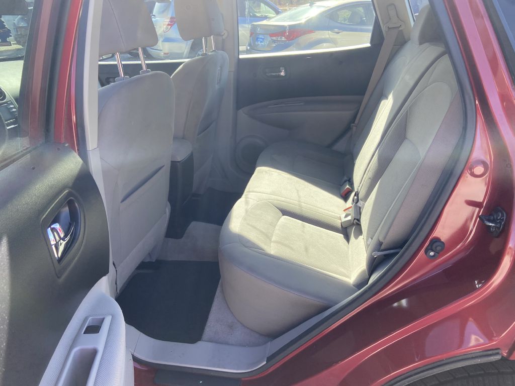 Photo 6 of this NISSAN ROGUE SELECT