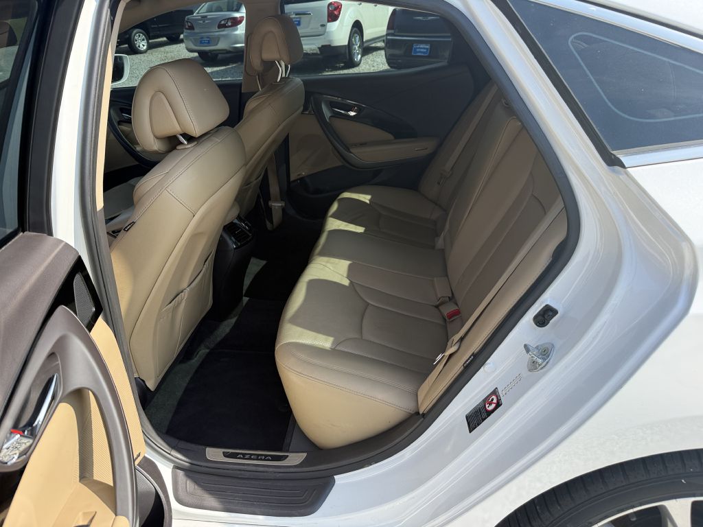 Photo 6 of this HYUNDAI AZERA