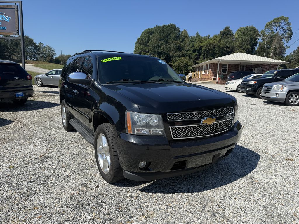 Photo 2 of this CHEVROLET TAHOE