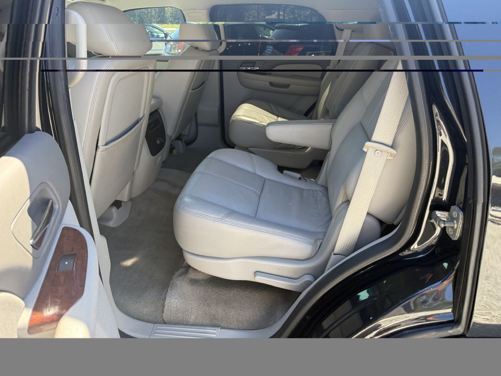 Photo 6 of this CHEVROLET TAHOE