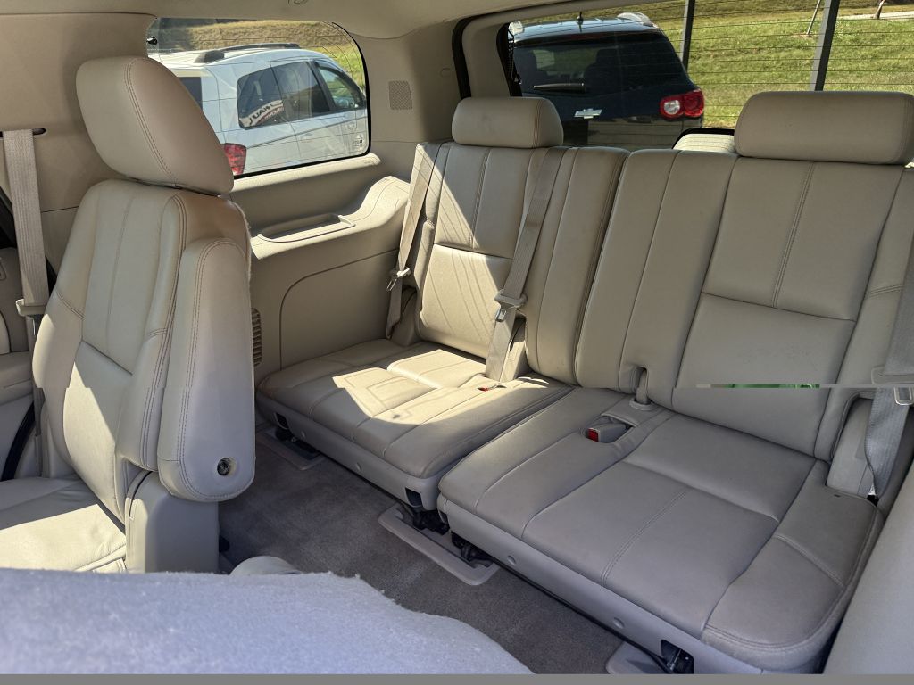 Photo 7 of this CHEVROLET TAHOE
