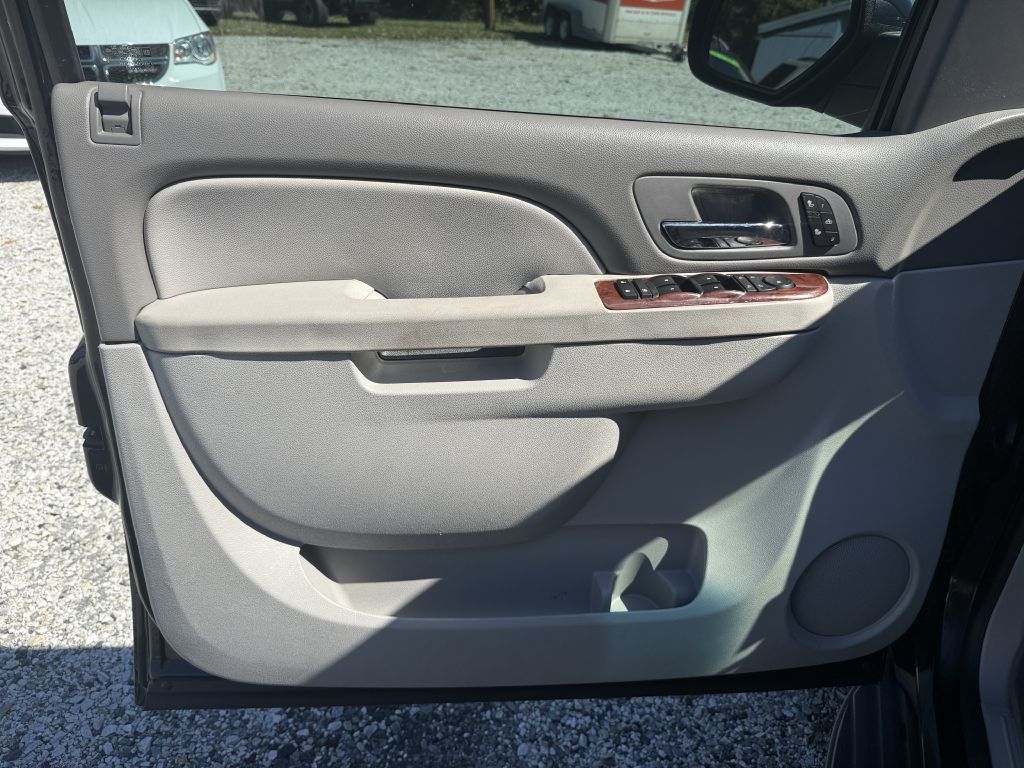 Photo 12 of this CHEVROLET TAHOE