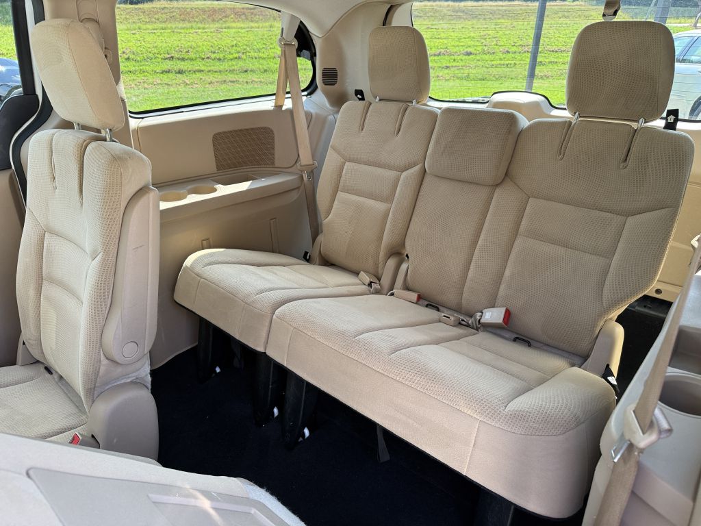 Photo 7 of this DODGE GRAND CARAVAN