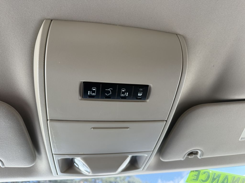 Photo 12 of this DODGE GRAND CARAVAN