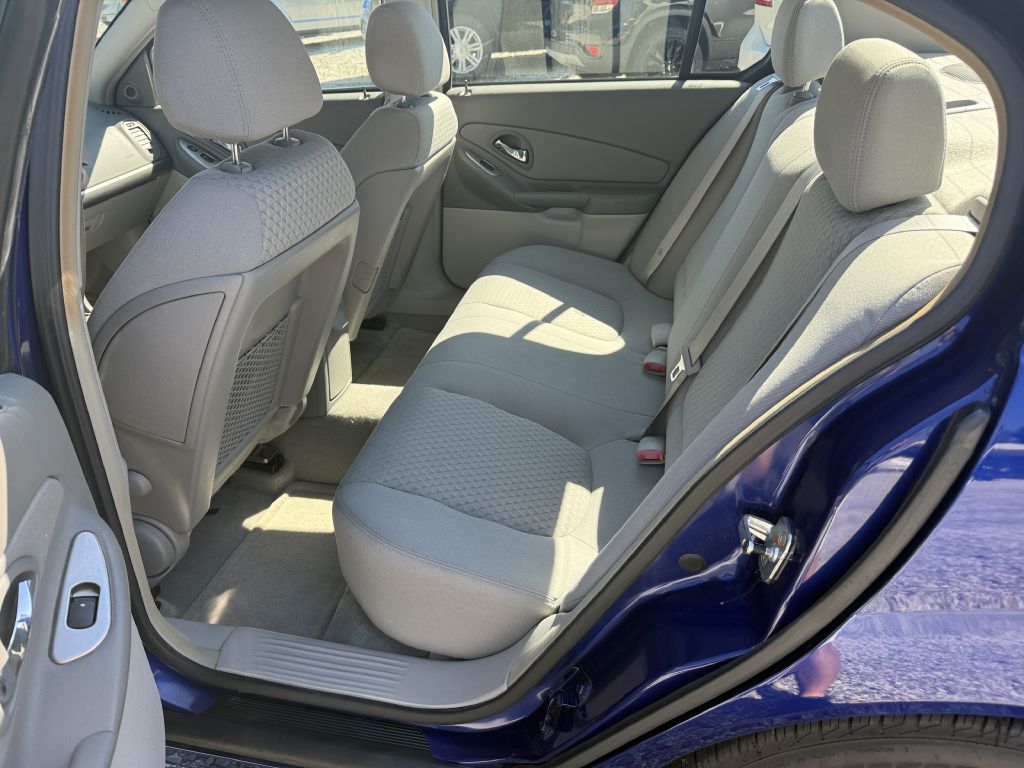 Photo 6 of this CHEVROLET MALIBU