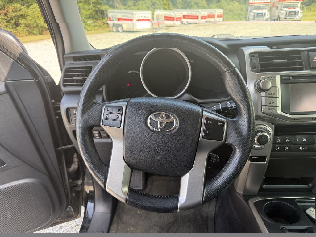 Photo 8 of this TOYOTA 4RUNNER