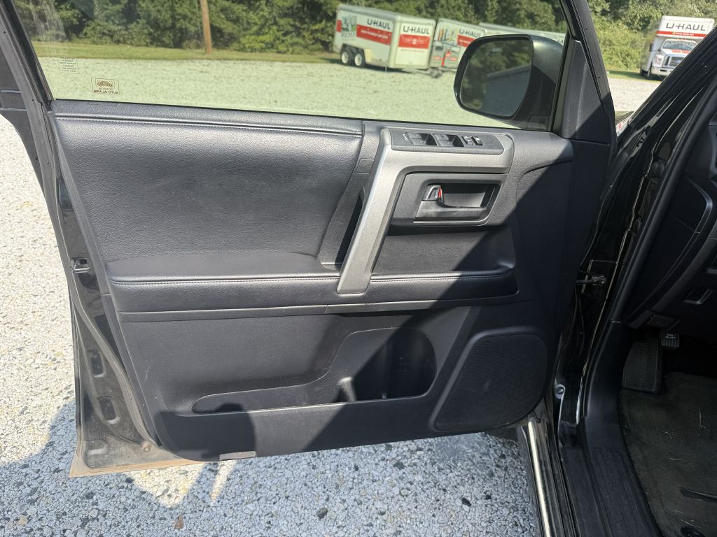 Photo 10 of this TOYOTA 4RUNNER