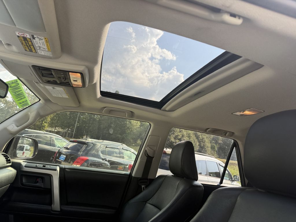 Photo 11 of this TOYOTA 4RUNNER