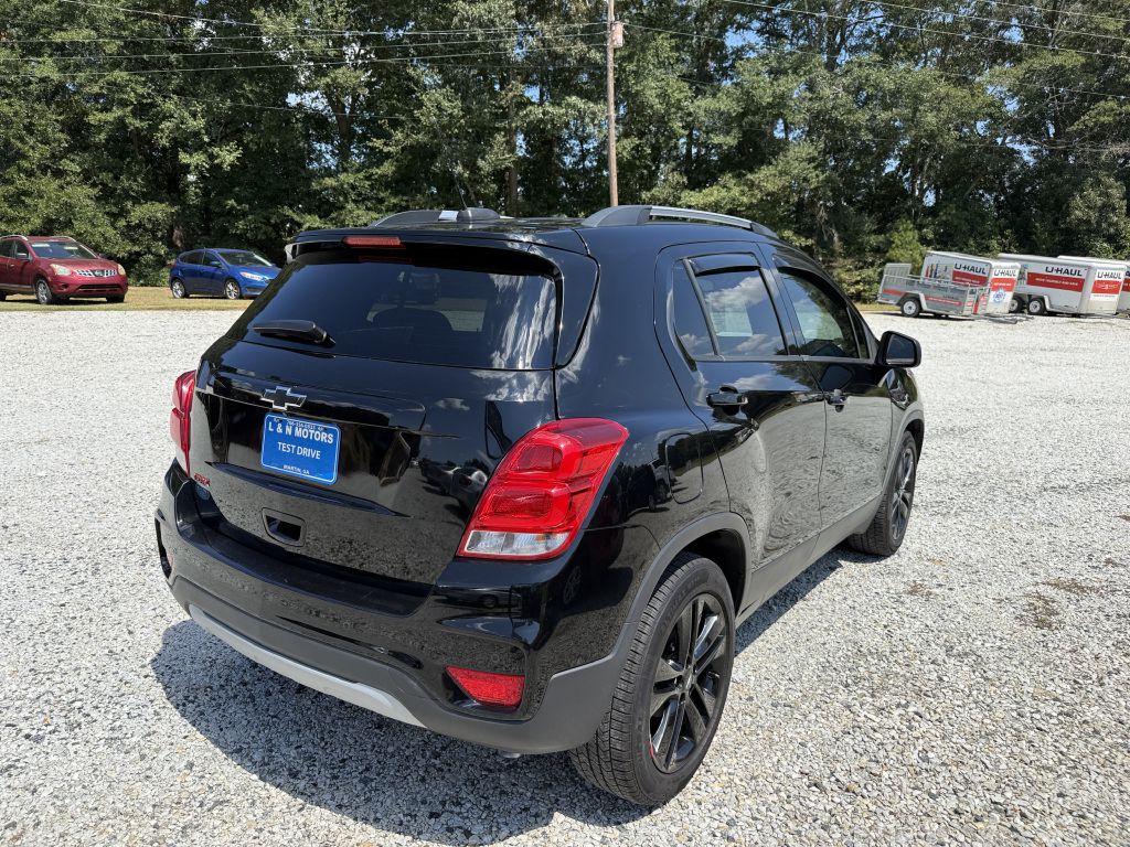 Photo 3 of this CHEVROLET TRAX