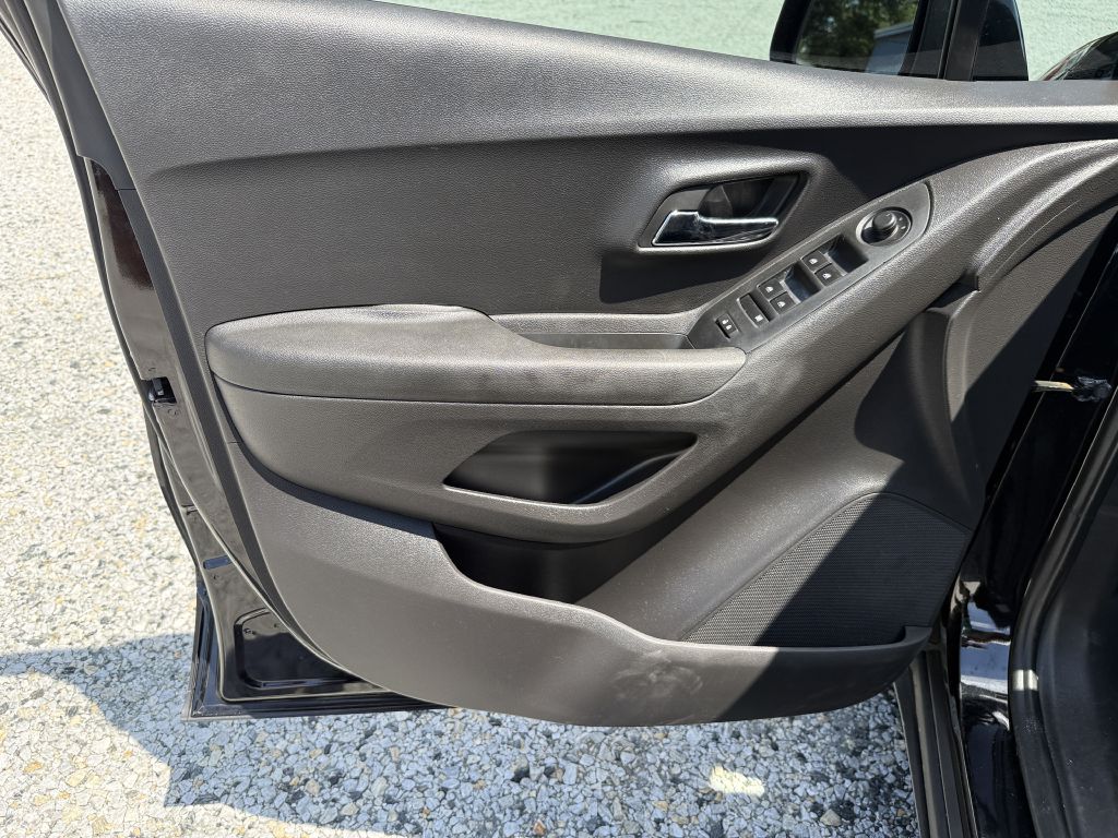 Photo 11 of this CHEVROLET TRAX