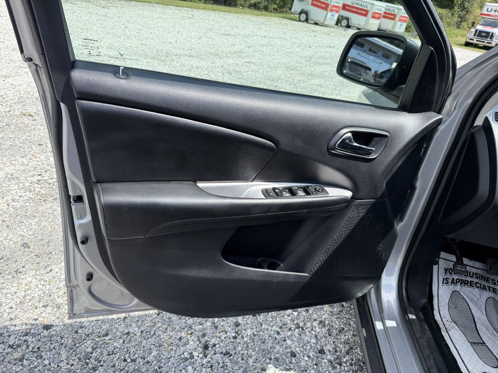 Photo 12 of this DODGE JOURNEY