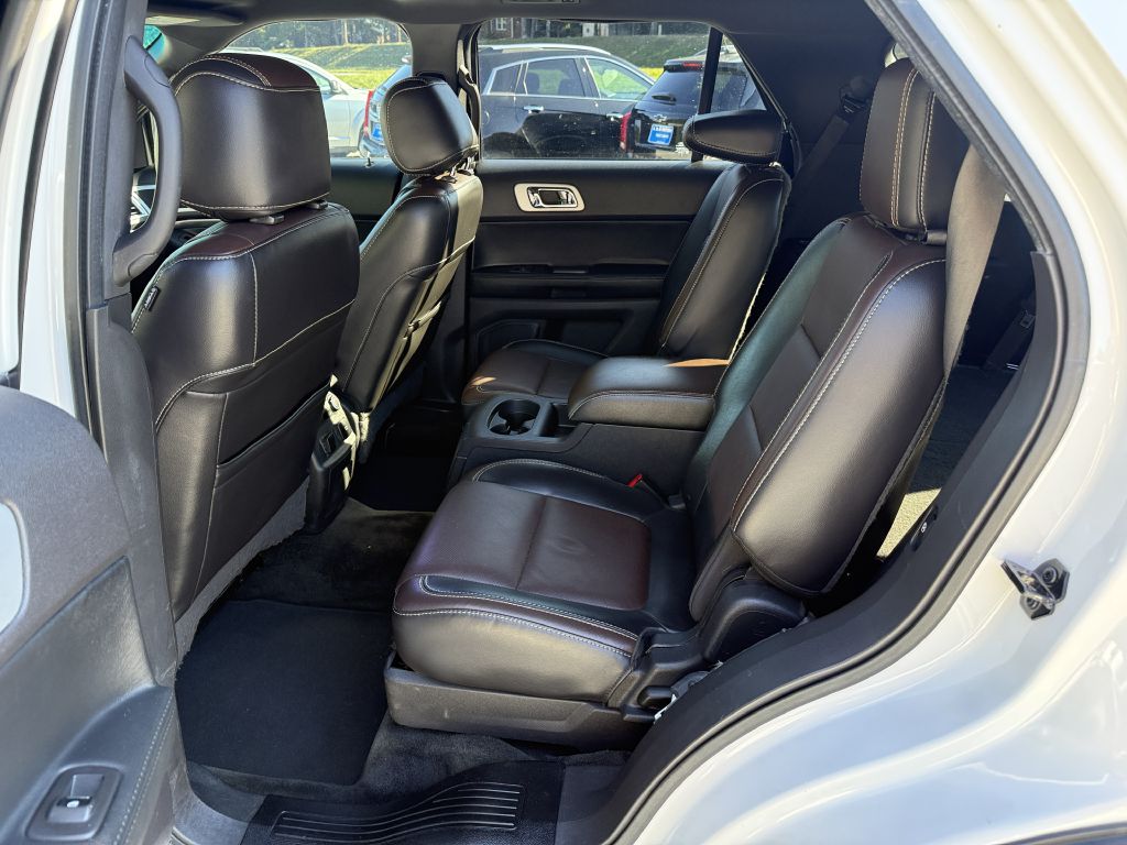 Photo 6 of this FORD EXPLORER