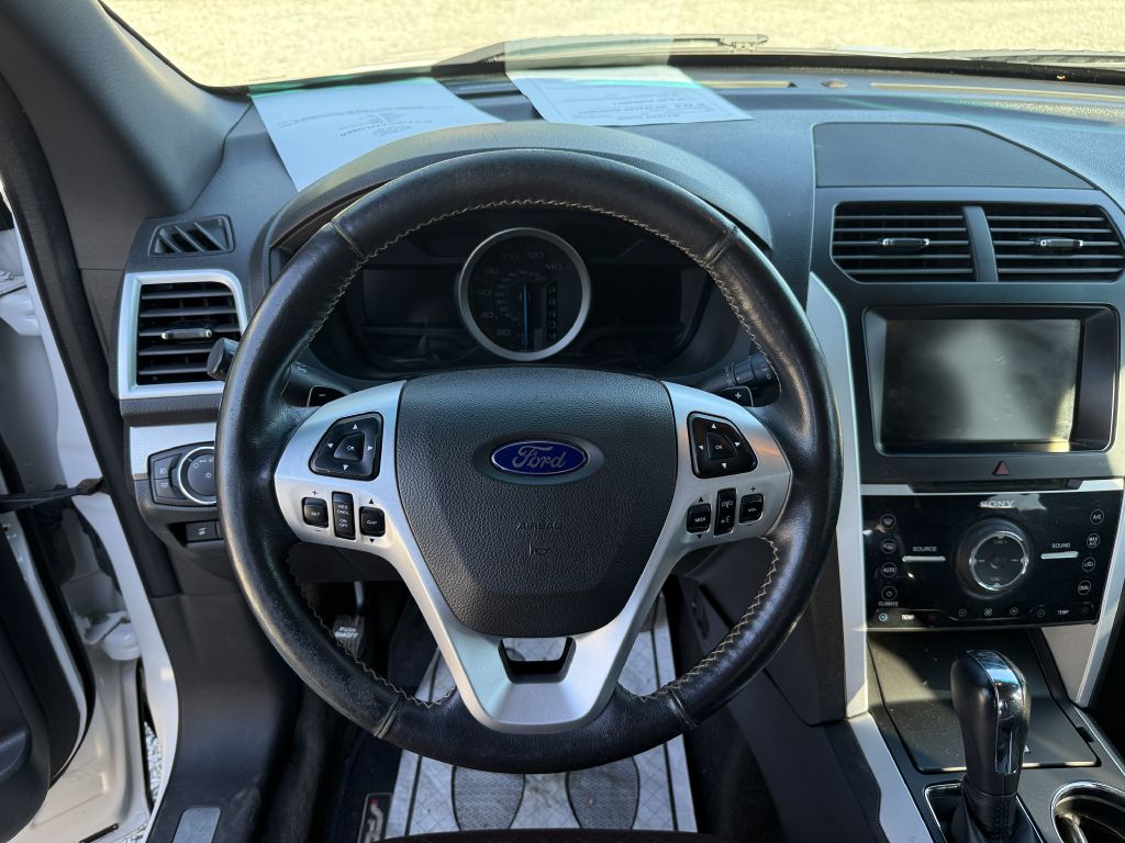 Photo 8 of this FORD EXPLORER
