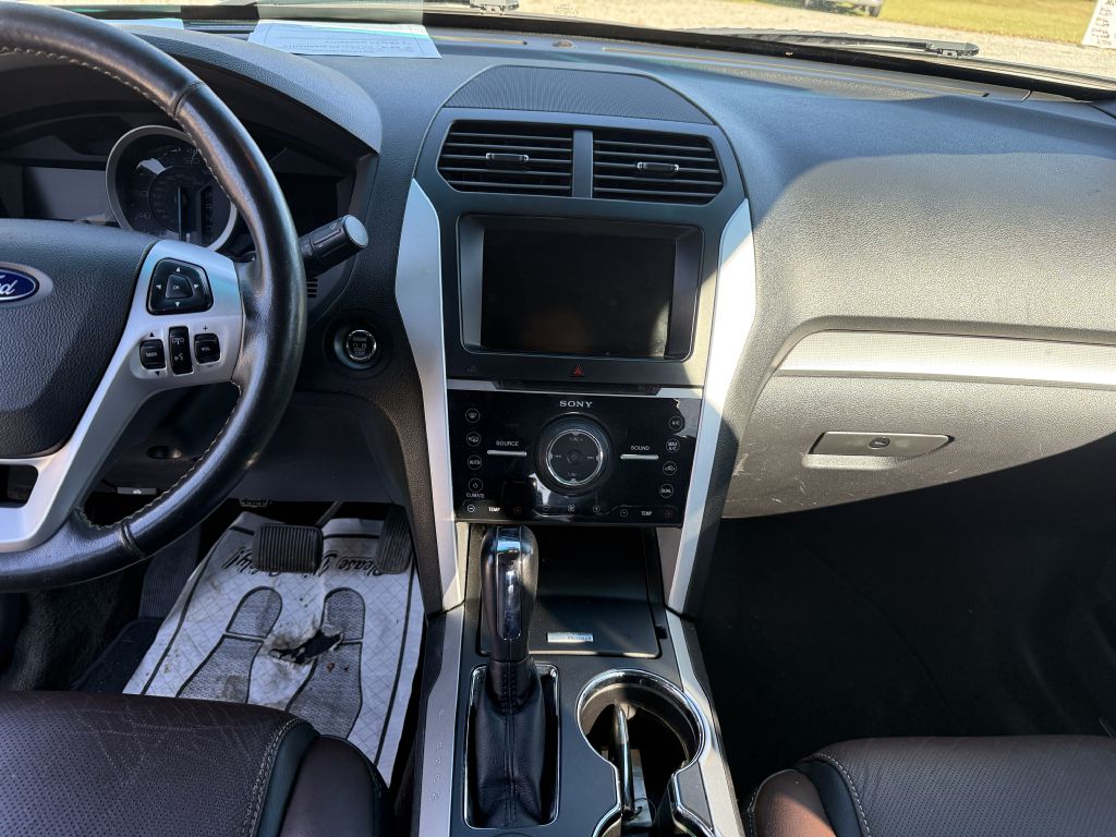 Photo 9 of this FORD EXPLORER