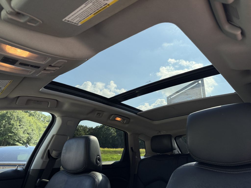 Photo 8 of this CADILLAC SRX