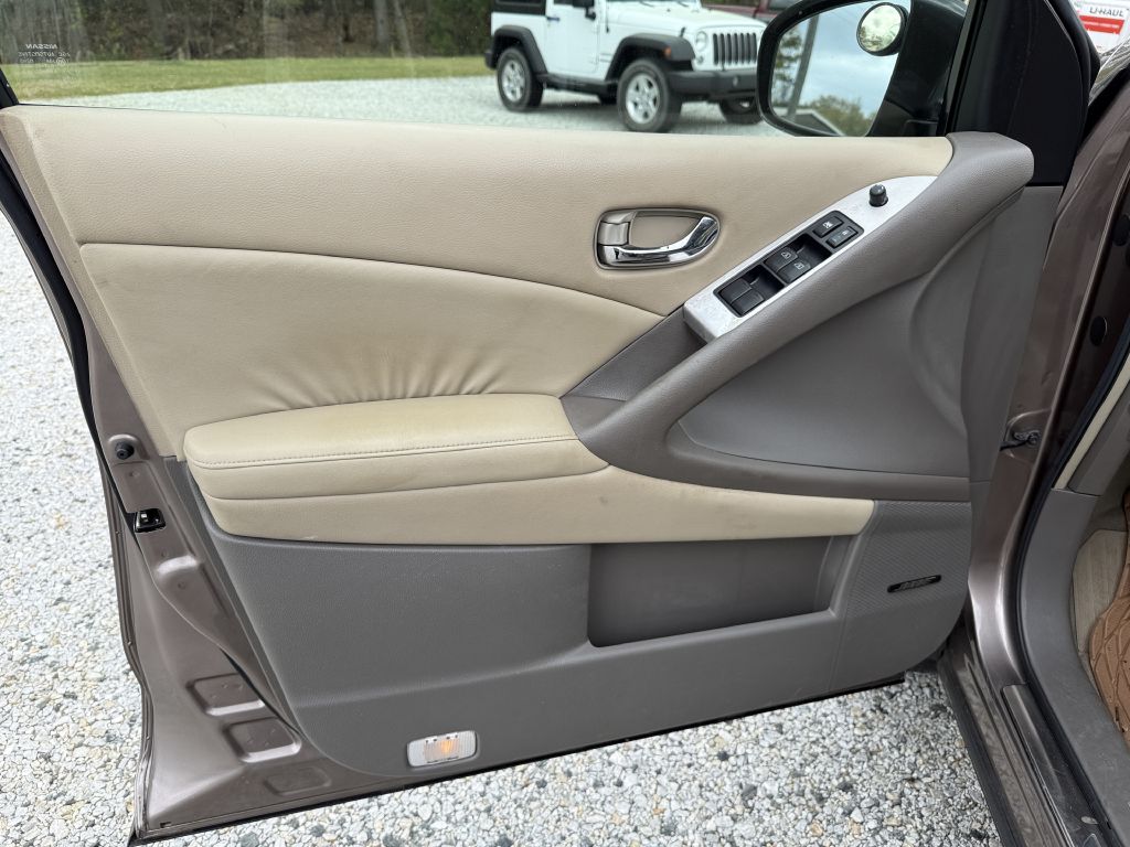 Photo 8 of this NISSAN MURANO