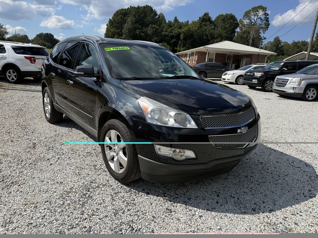 Photo 2 of this CHEVROLET TRAVERSE