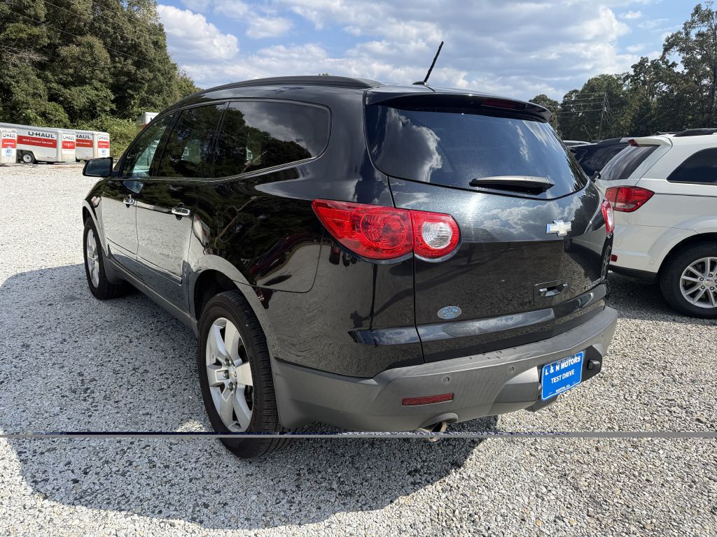 Photo 4 of this CHEVROLET TRAVERSE