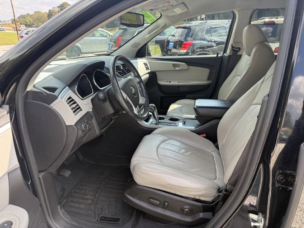 Photo 5 of this CHEVROLET TRAVERSE