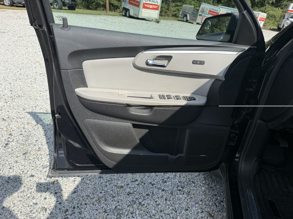Photo 10 of this CHEVROLET TRAVERSE