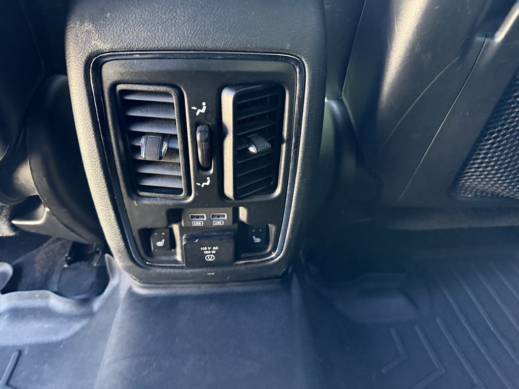 Photo 10 of this JEEP GRAND CHEROKEE